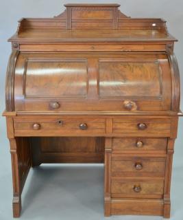 Appraisal: Walnut Victorian roll top desk ht in wd in dp