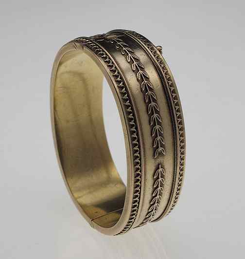 Appraisal: K GOLD VICTORIAN BANGLE BRACELET K yellow gold Victorian bangle