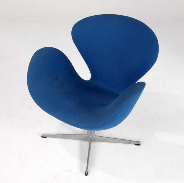 Appraisal: ARNE JACOBSEN FRITZ HANSEN Swan chair upholstered in royal blue