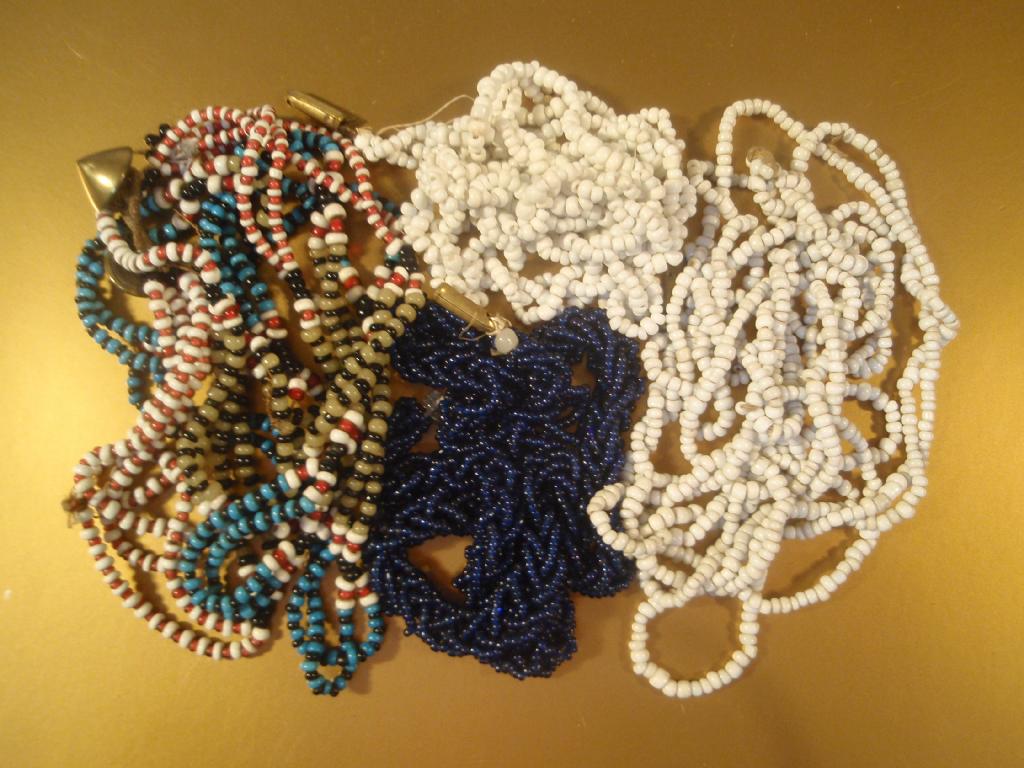 Appraisal: Small glass bead necklaces