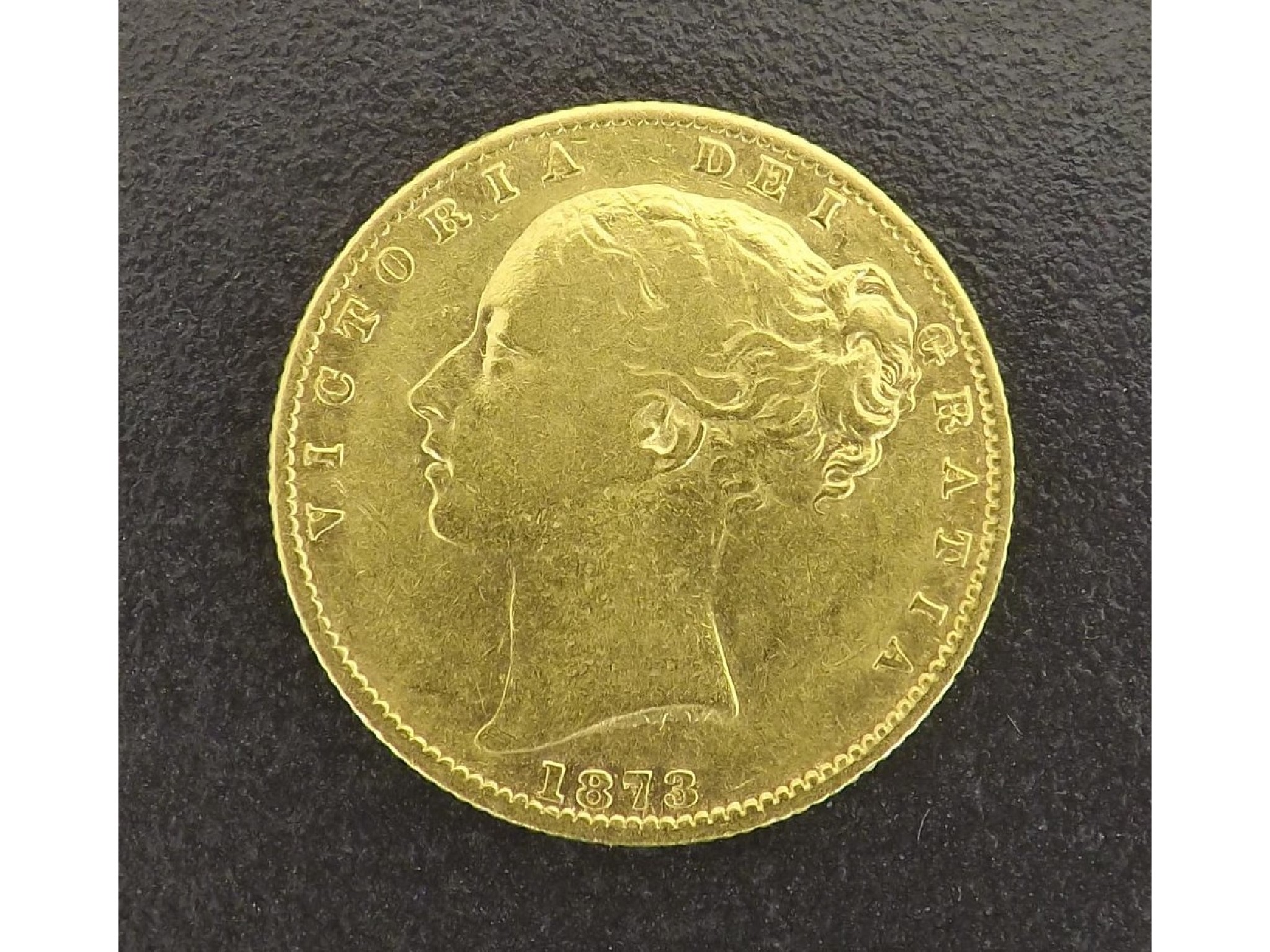 Appraisal: Victoria young head shield back sovereign coin gm