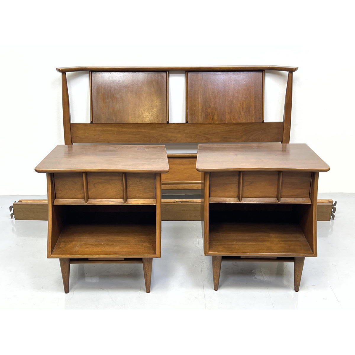 Appraisal: pc KENT COFFEY Partial Bedroom Set Pr Night Stands Bed