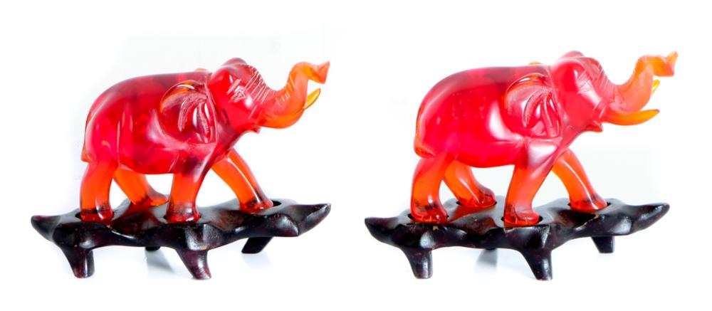 Appraisal: PAIR VINTAGE BAKELITE FIGURES OF ELEPHANTSPair of vintage bakelite elephants