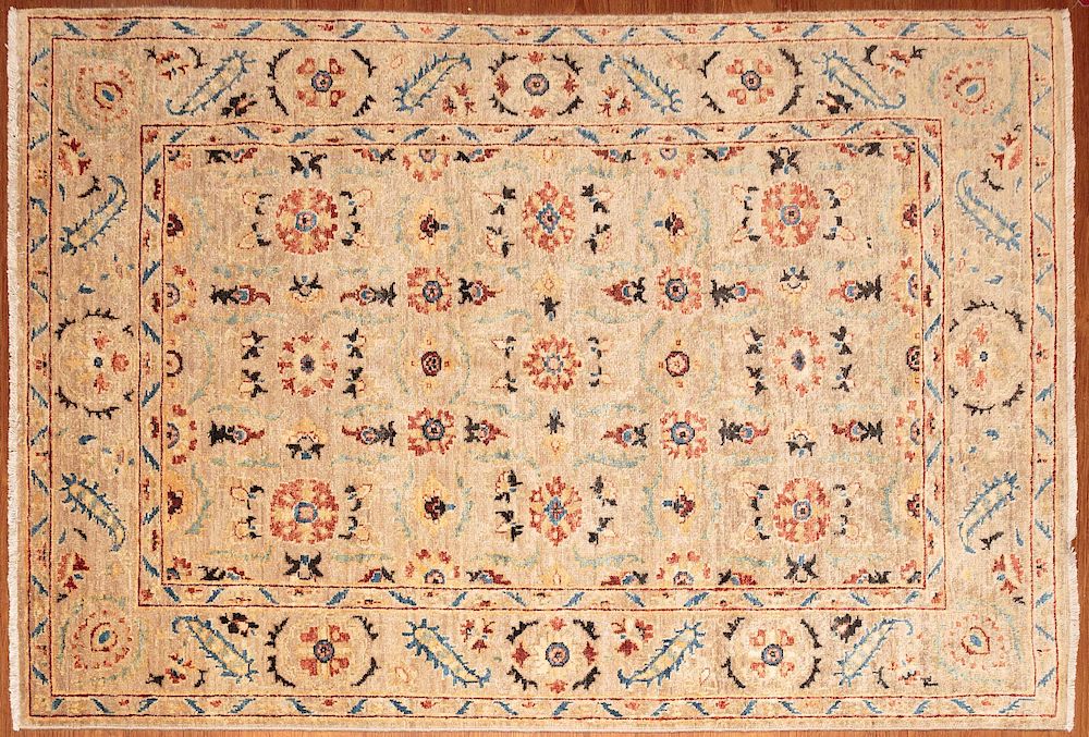 Appraisal: Pak Agra Rug Pakistan x modern hand knotted Condition Appears