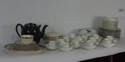 Appraisal: A large quantity of ceramics including Hammersley Co soup bowls