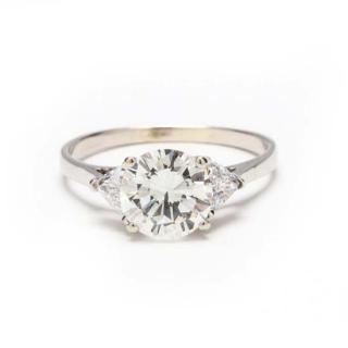 Appraisal: KT White Gold Diamond Ring set to the center with