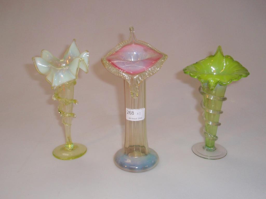 Appraisal: A Vaseline glass jack in the pulpit vase with pink