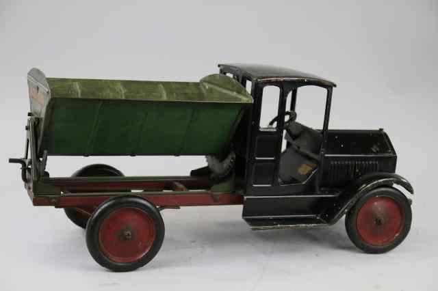 Appraisal: STURDITOY SIDE DUMP TRUCK C ''Sturditoy Construction Co '' black