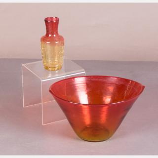 Appraisal: An Amberina Art Glass Center Bowl and Vase th Century