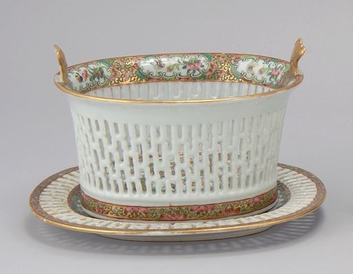 Appraisal: CHINESE EXPORT ROSE MEDALLION PORCELAIN CENTERPIECE BASKET WITH UNDERTRAY Circa