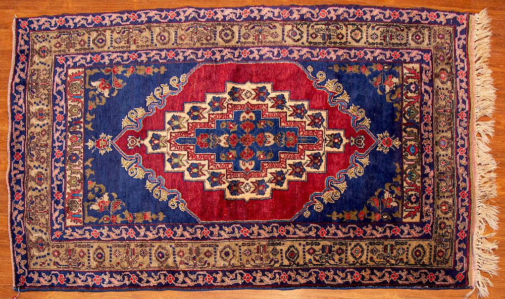 Appraisal: Turkish Yahyali Rug x hand knotted wool foundation Condition Appears