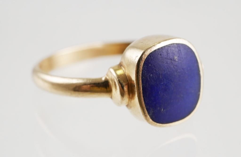 Appraisal: K yellow gold and lapis ring size overall weight grams