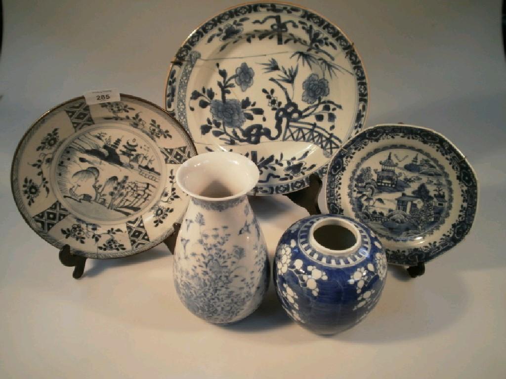 Appraisal: A selection of oriental blue and white porcelain