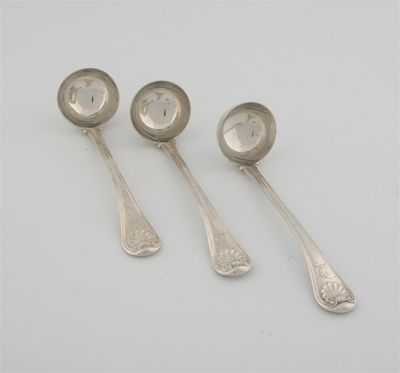 Appraisal: Three scarce early Victorian toddy ladles Military thread and shell