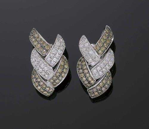 Appraisal: BRILLIANT-CUT DIAMOND CLIP EARRINGS White gold Casual-elegant clip earrings with