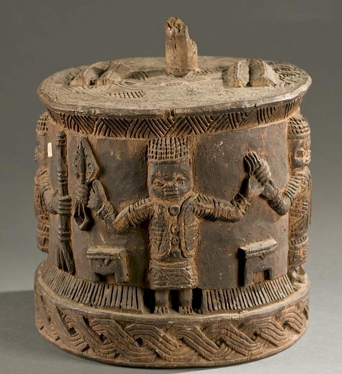 Appraisal: Benin shrine object with sculptures th c A shrine object