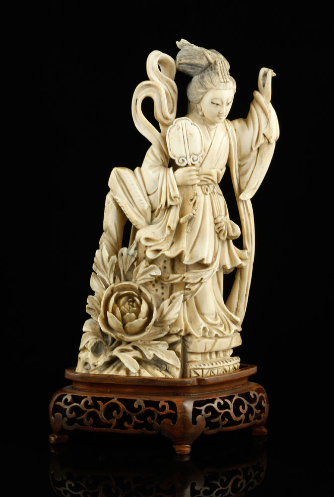 Appraisal: - th C Chinese Guan Yin Figure of Guan Yin