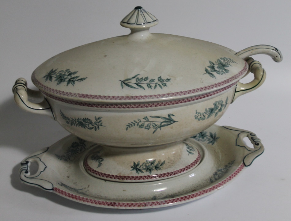 Appraisal: A mid- thC Davenport pottery tureen of oval outline transfer