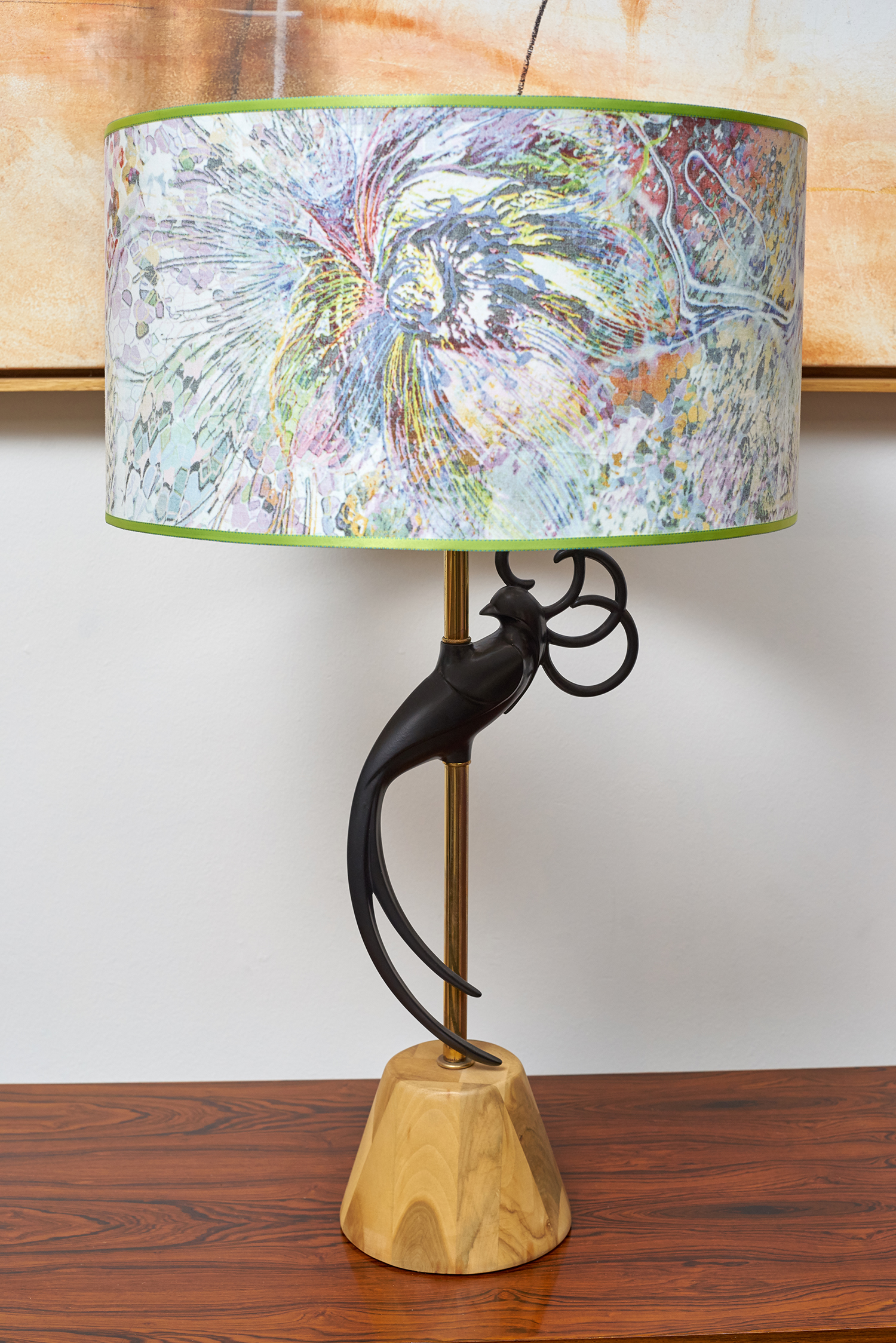 Appraisal: A s AMERICAN LAMP WITH ABSTRACT BIRD SCUPLTURE Rembrandt Lighting