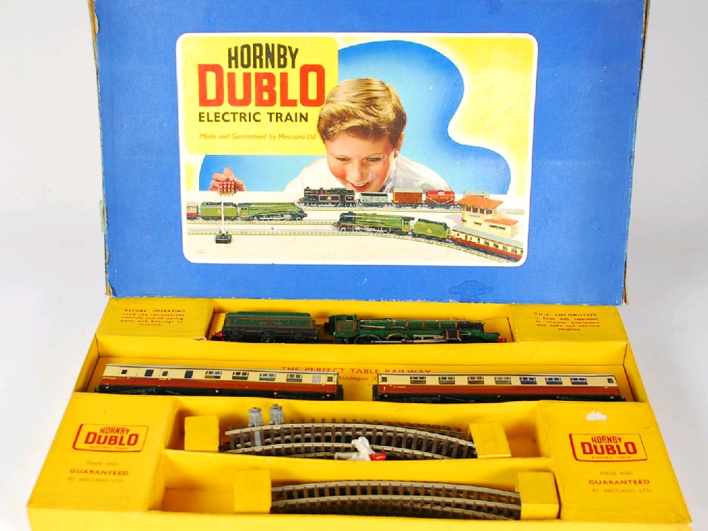 Appraisal: HORNBY DUBLO BOXED TWO RAIL 'BRISTOLIAN' PASSENGER TRAIN SET NO