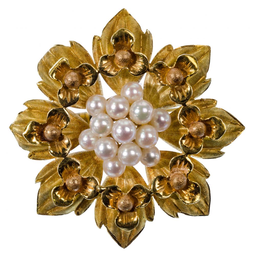 Appraisal: ITALIAN K YELLOW GOLD AND CULTURED PEARL BROOCHFloriform brooch having