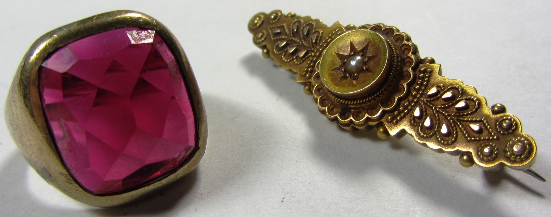 Appraisal: A ct gold and synthetic ruby set signet style ring