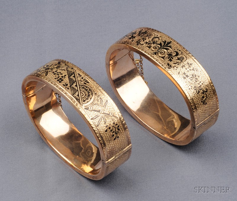 Appraisal: Pair of Victorian kt Gold Bracelets each hinged bangle with