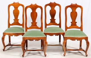 Appraisal: QUEEN ANNE-STYLE SIDE CHAIRS FOUR H W D Each having