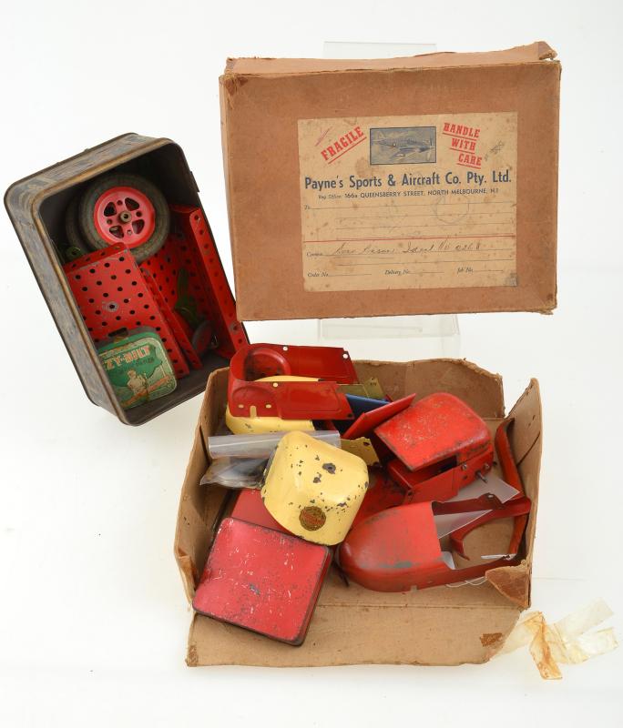 Appraisal: COLLECTION OF UNCHECKED TINPLATE CONSTRUCTION MECCANO PIECES ALOT