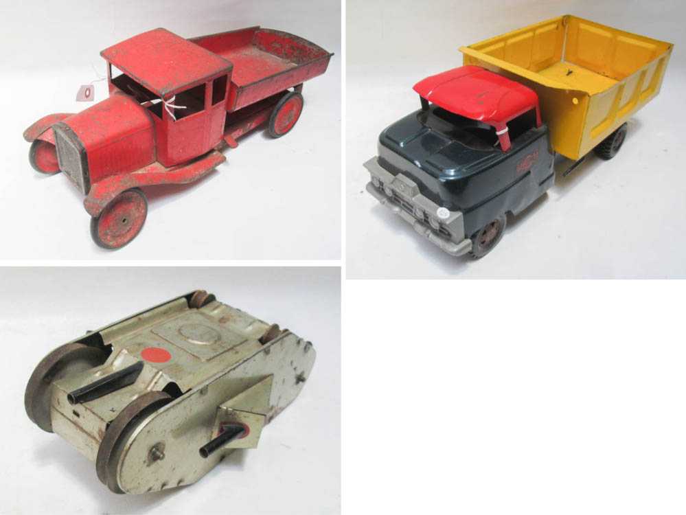 Appraisal: THREE VINTAGE METAL TOYS including a pressed steel Structo dump