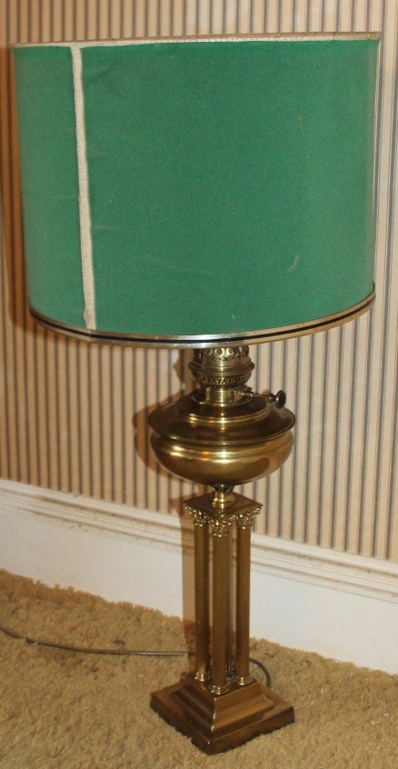 Appraisal: A brass Corinthian columnar table lamp