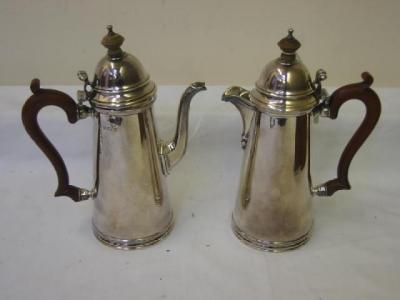 Appraisal: A PART CAFE AU LAIT SET comprising coffee pot and