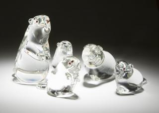 Appraisal: Five Steuben art glass beavers Second half th century each