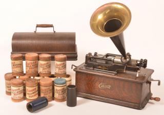 Appraisal: Edison Oak Case Cylinder Record Player With horn crank and