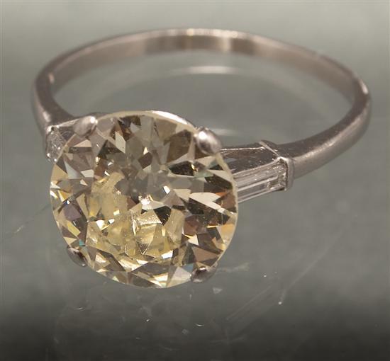 Appraisal: Round-brilliant cut ct diamond ring in a platinum setting center