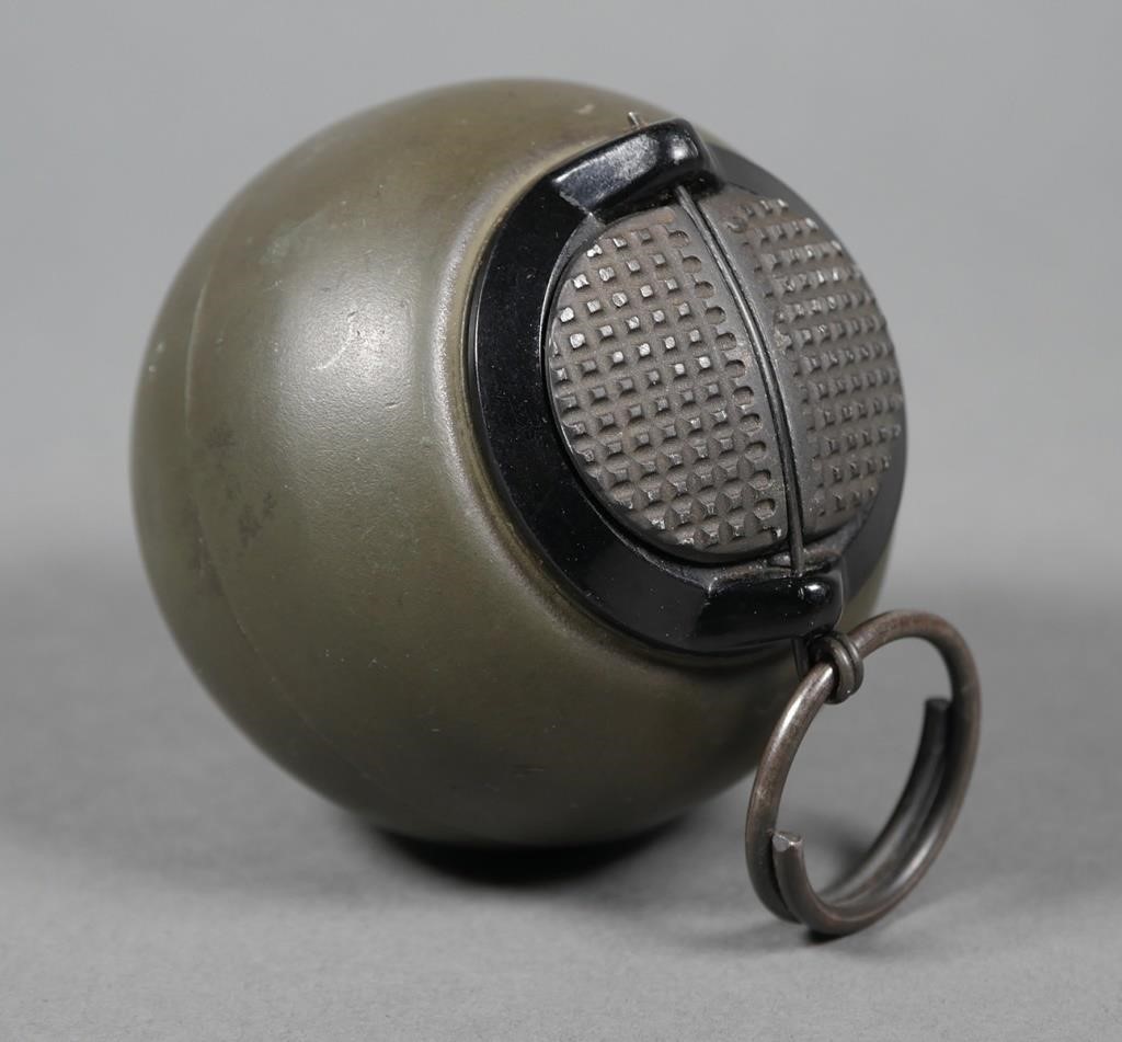 Appraisal: US WWII BEANO T- inert hand grenade The T Beano