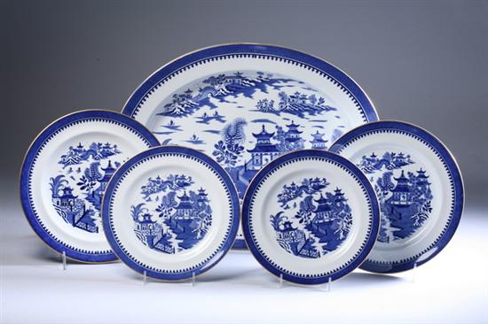 Appraisal: PIECES ROYAL WORCESTER BLUE WILLOW DINNER WARE Circa B Including