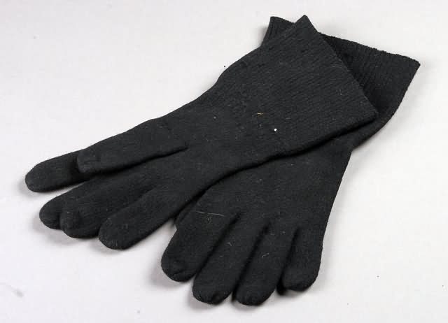 Appraisal: pair of WWI dark wool gauntlets