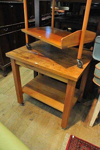 Appraisal: A HARDWOOD BUTCHERS BLOCK