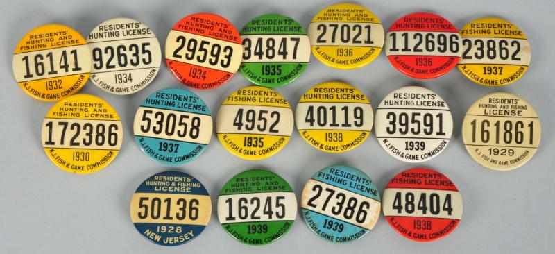 Appraisal: Lot of New Jersey Hunting License Pins Description Includes fishing