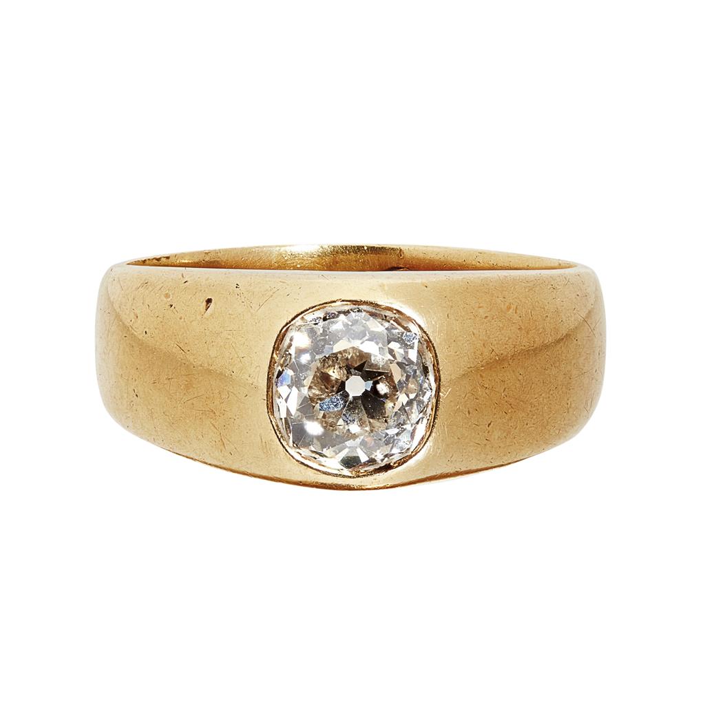 Appraisal: A gentleman's diamond set ring gypsy set with a cushion