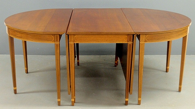 Appraisal: - Hepplewhite style three-part banquet table by Biggs h x