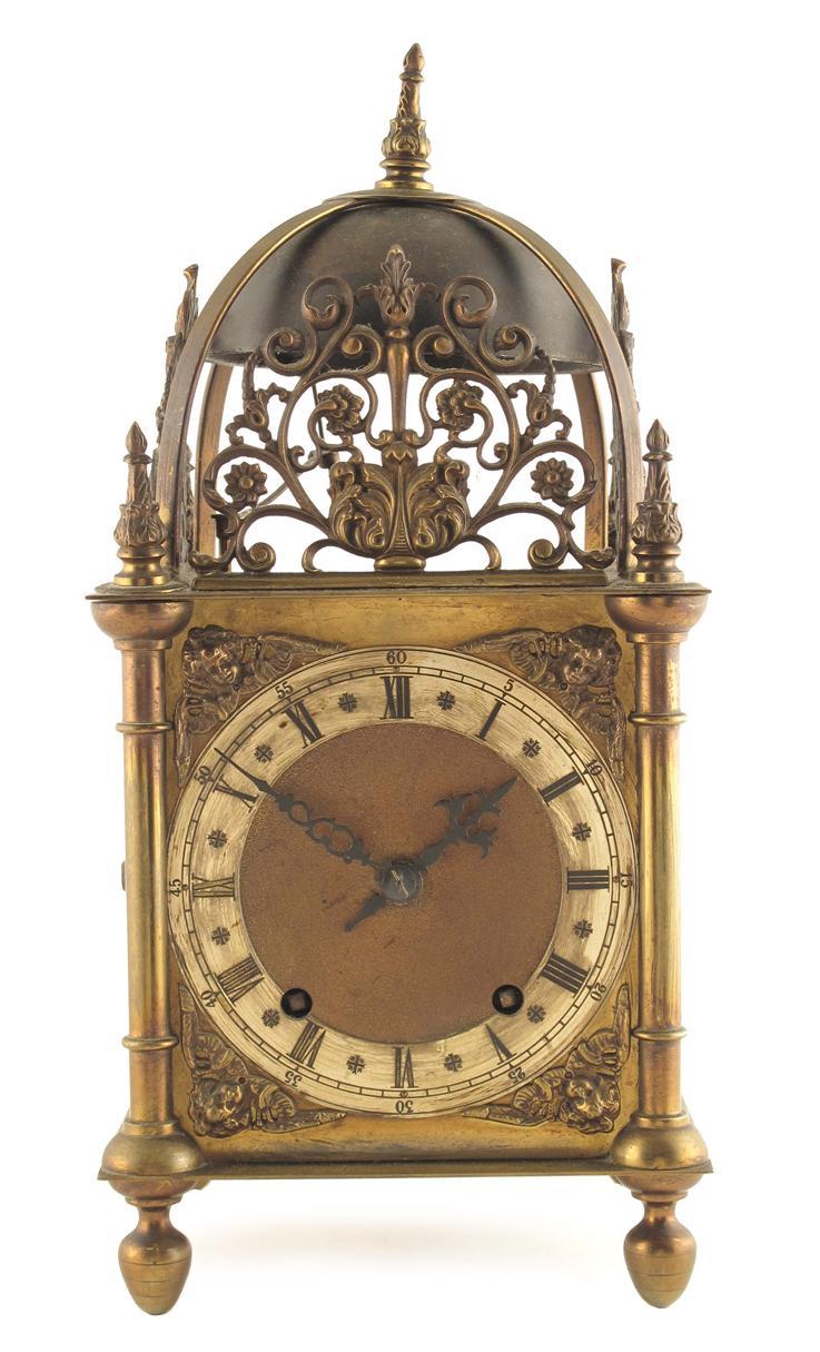 Appraisal: A hour striking brass lantern clock