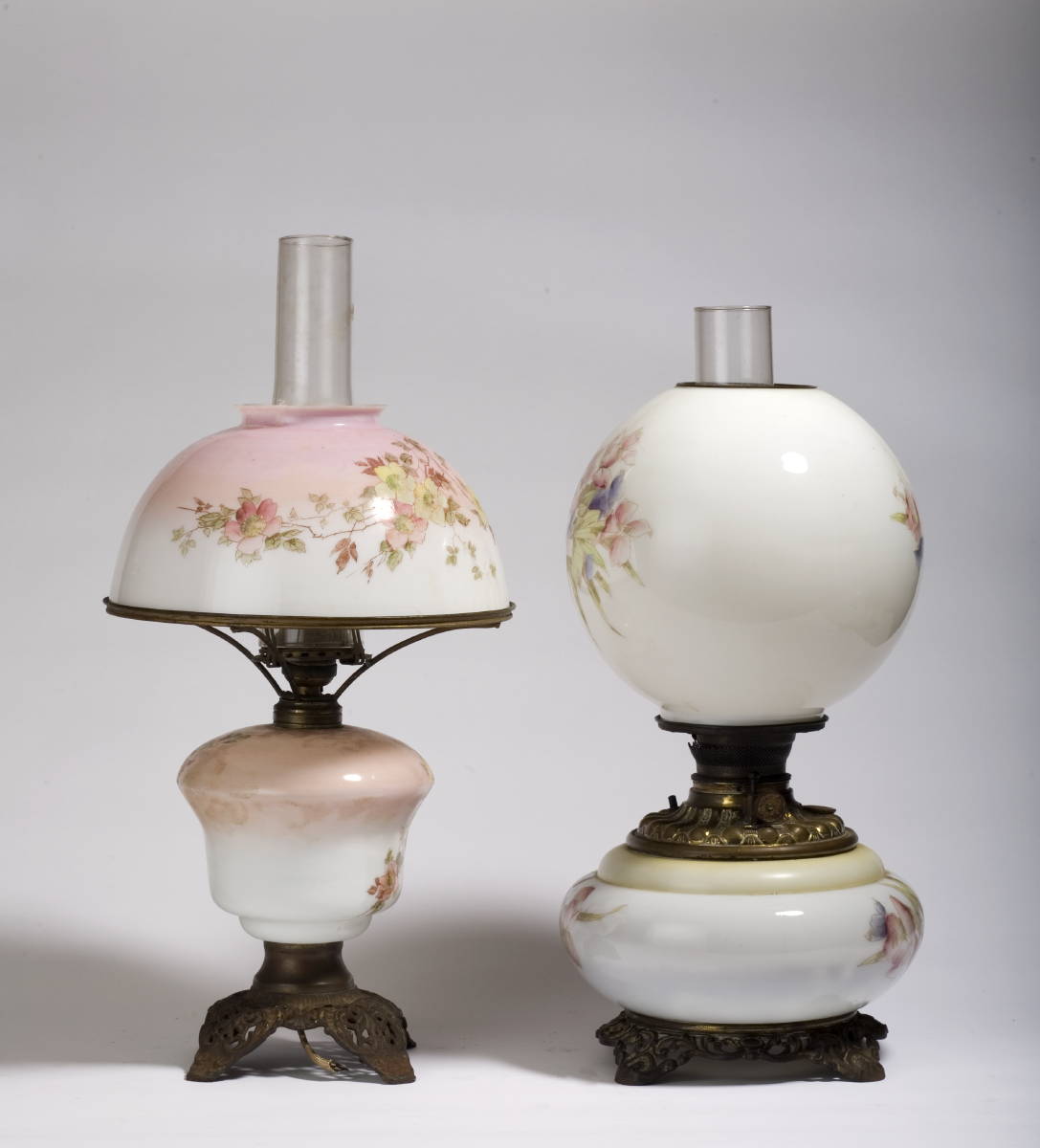 Appraisal: TWO AMERICAN quot GONE WITH THE WIND quot LAMPS Overall