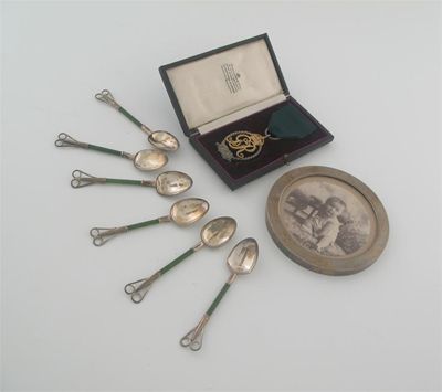 Appraisal: A mixed lot a set of six mounted nephrite teaspoons