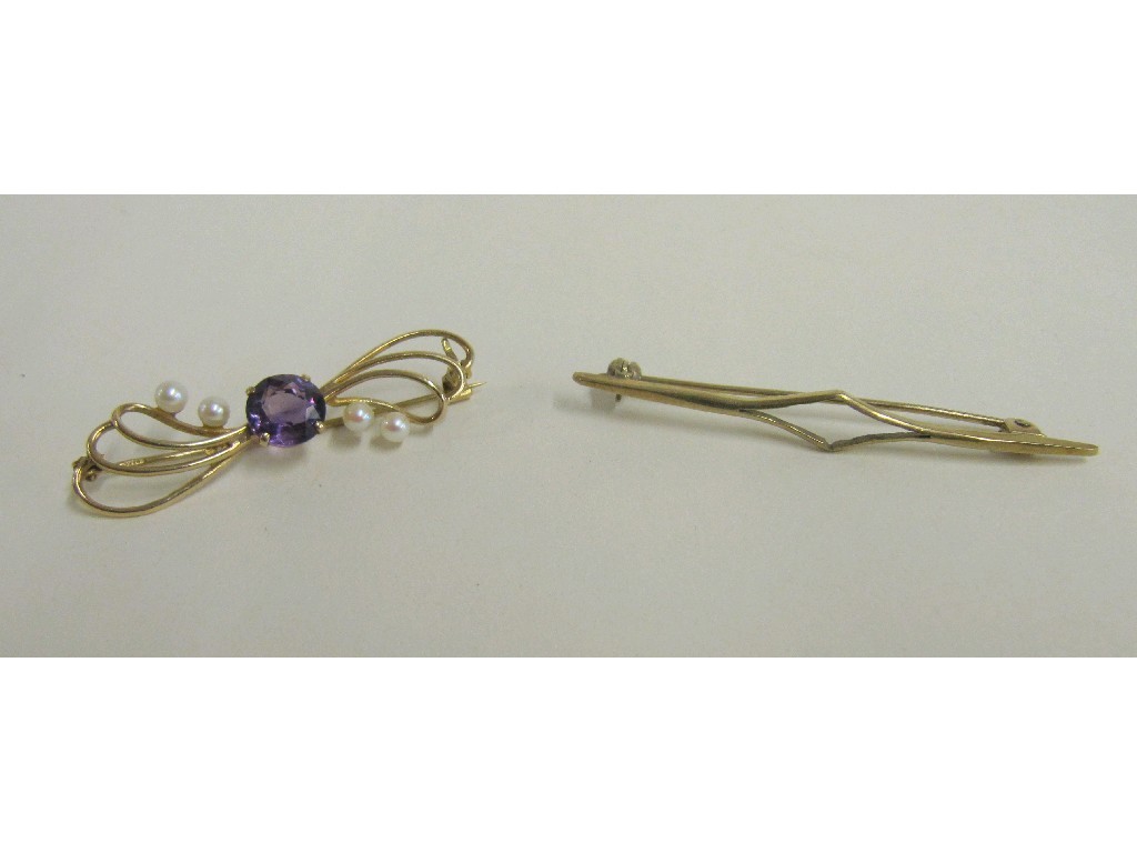 Appraisal: Lot comprising ct gold amethyst and pearl set bar brooch