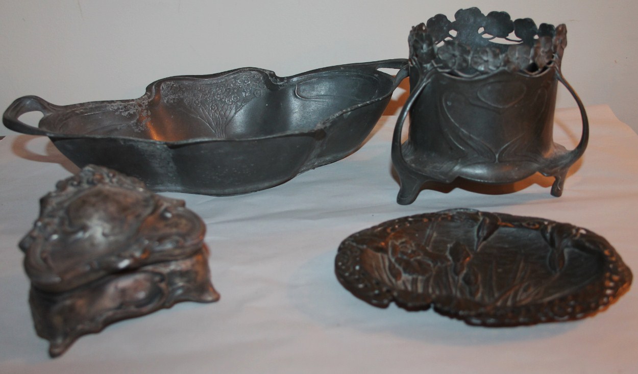 Appraisal: Four pieces of early thC pewter