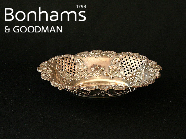 Appraisal: A Sterling silver sweetmeat dish of shaped oval form with