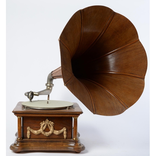 Appraisal: An oak and beech table top gramophone early th c