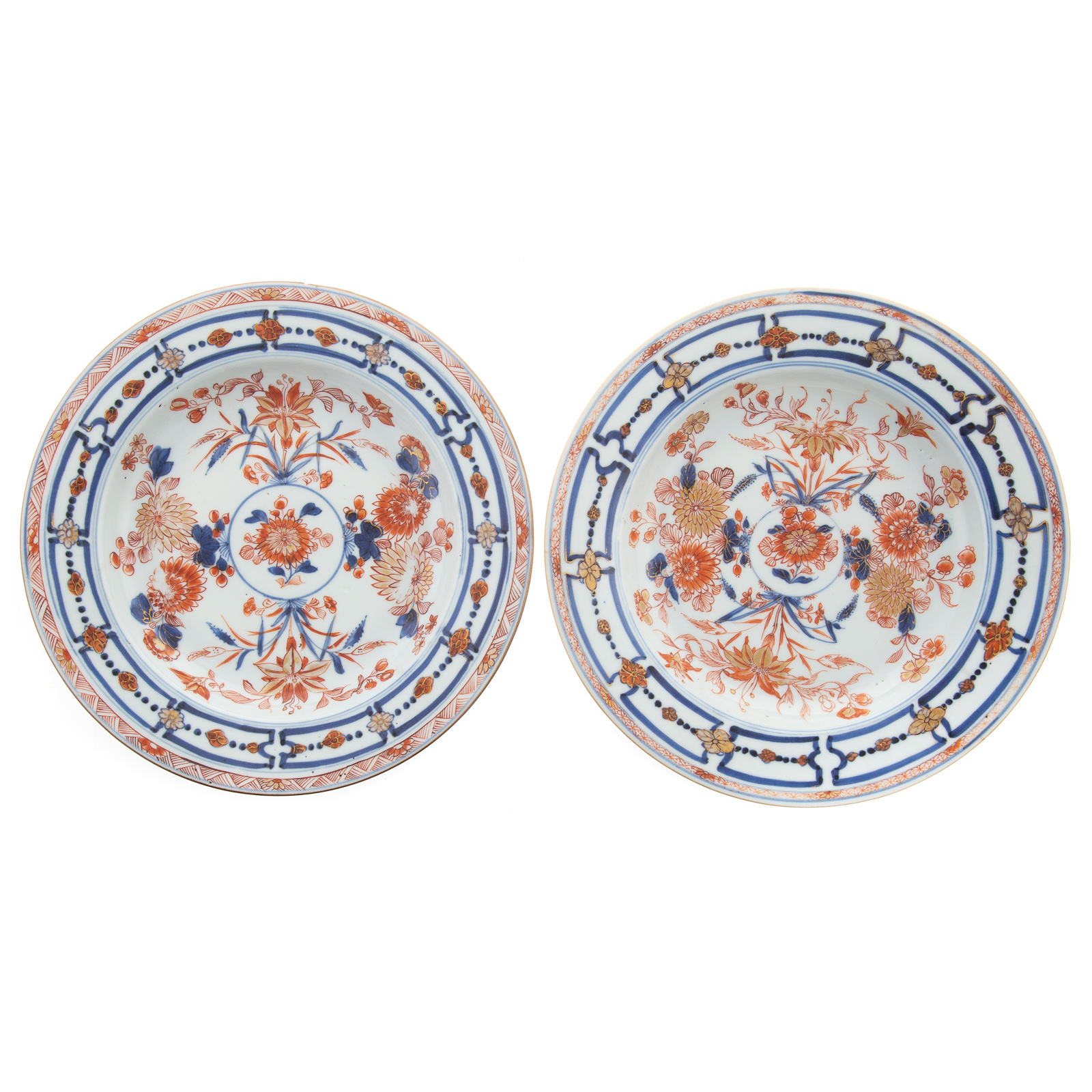 Appraisal: A PAIR CHINESE EXPORT IMARI PLATES Kang Xi circa -